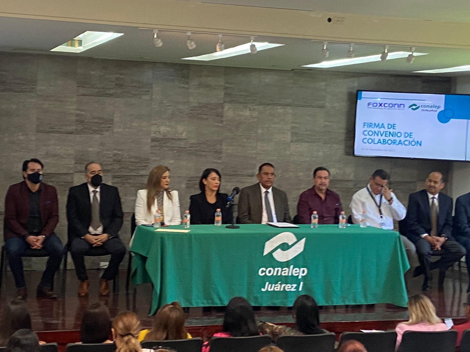 Firman convenio de colaboración CONALEP Chihuahua y la empresa Foxconn PCE Technology de Juárez 