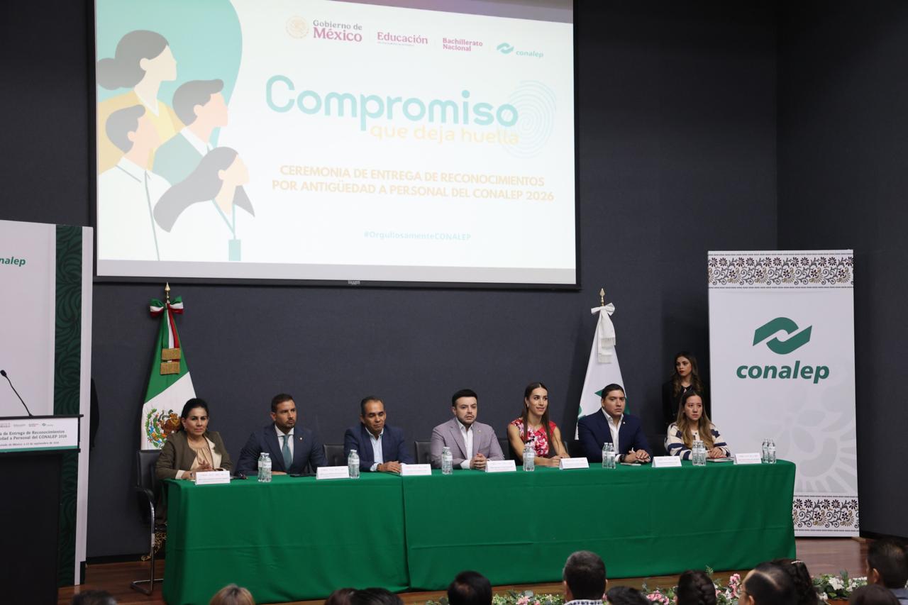 ENTREGA RECONOCIMIENTOS ANTIÜEDAD MESA PRESIDIM 