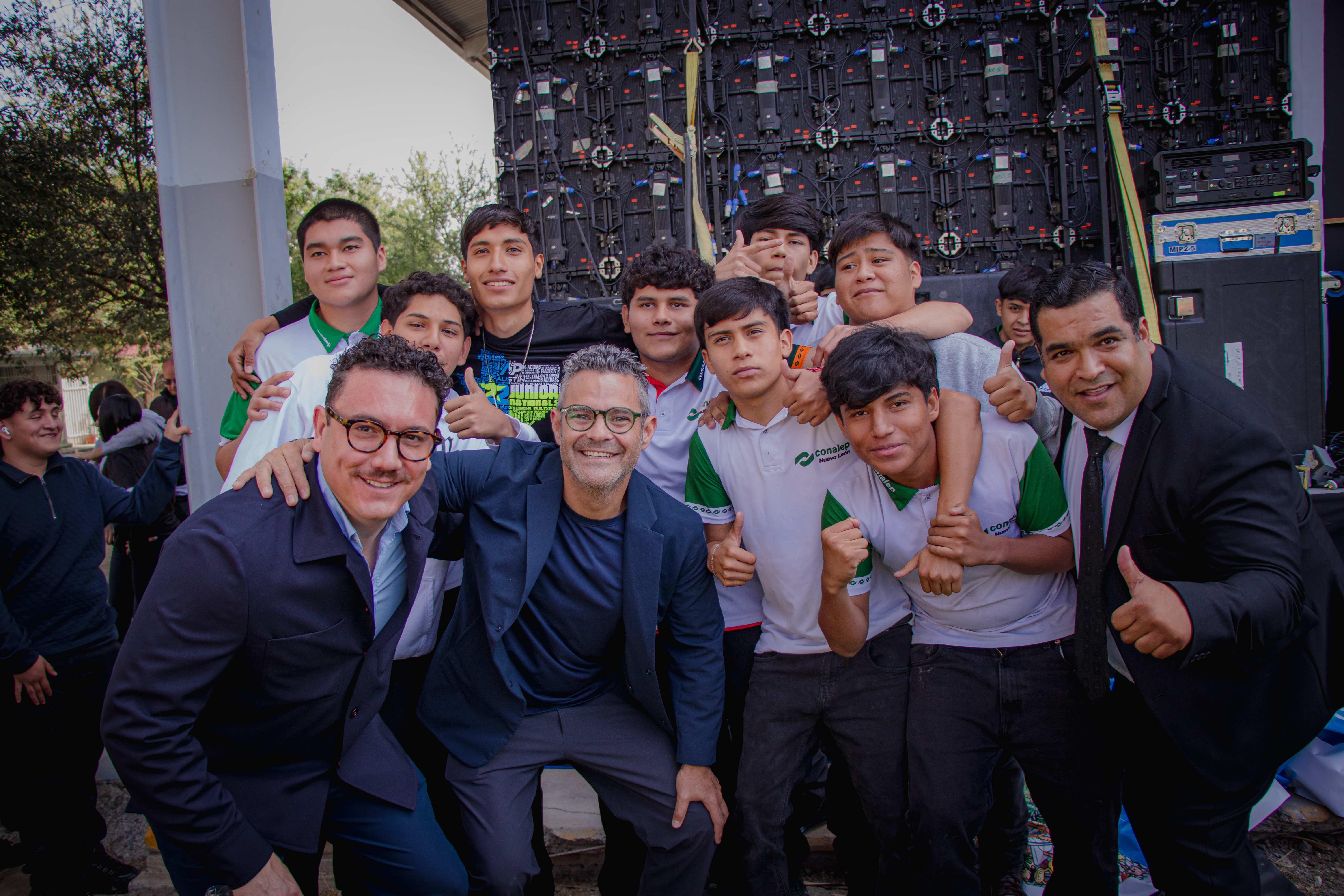 OMAR VILLARREAL, PINTOS Y DIRECTOR DE PLANTEL JOSE ANTONIO PADILLA SEGURA EN NUEVO LEON