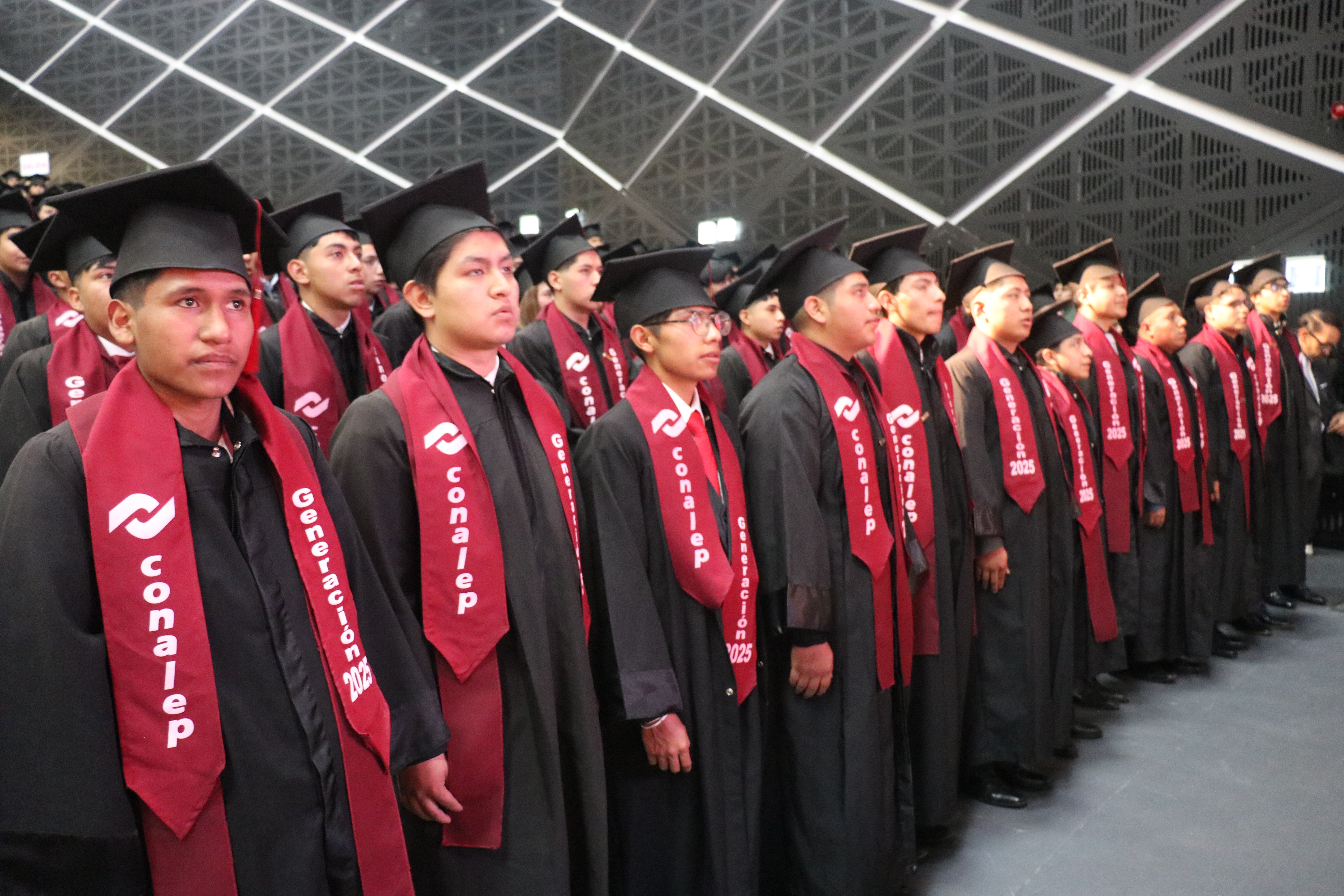FOTO 4 GRADUADOS DUAL 22-25 EDO MEX