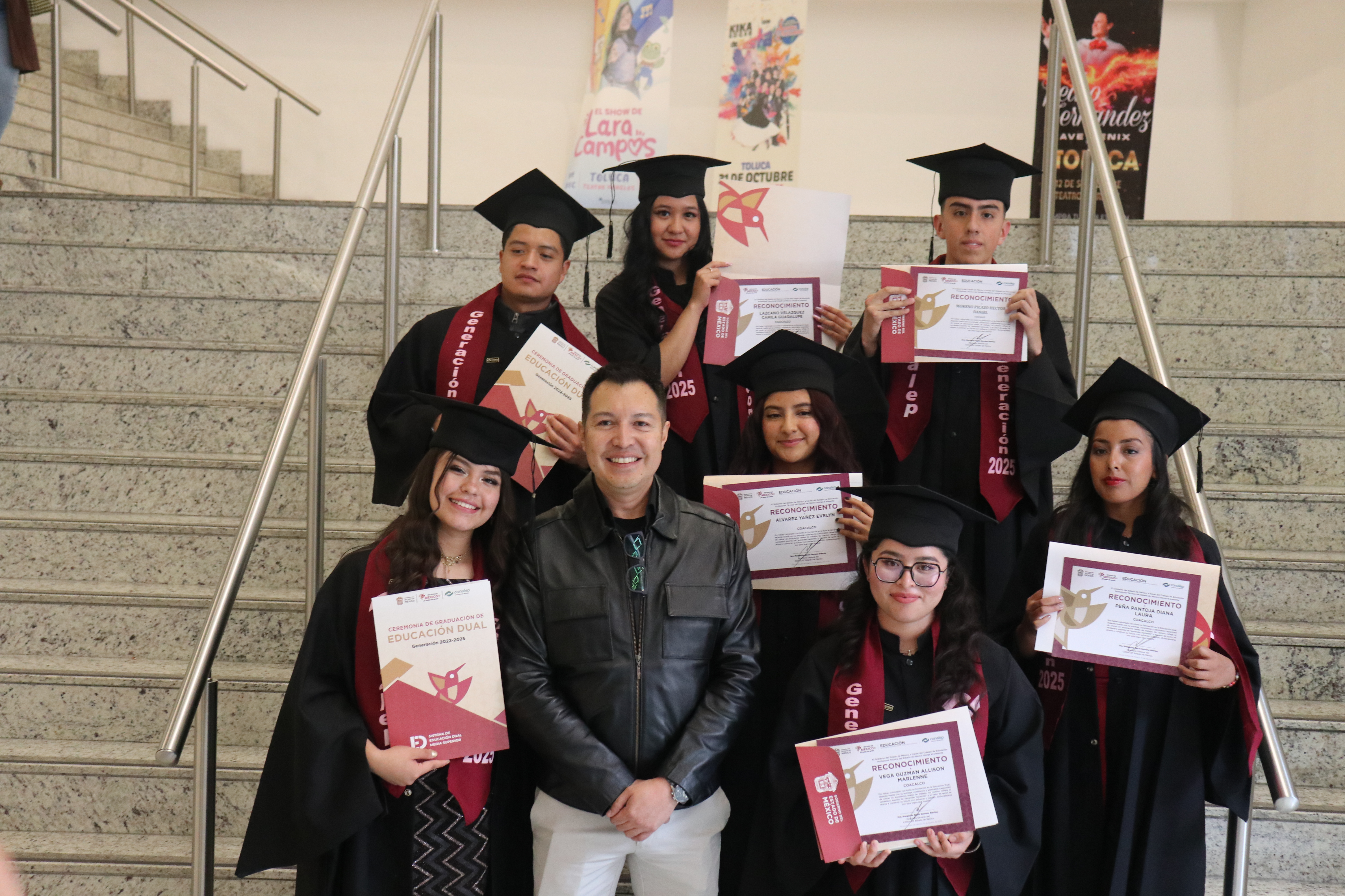 FOTO 8 GRADUADOS DUAL 22-25 EDO MEX