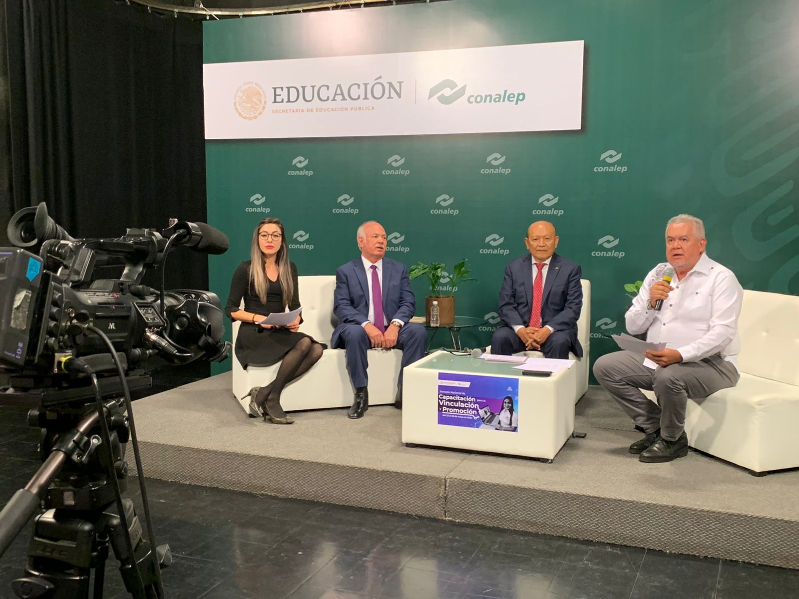Fortalecerá CONALEP canales de comunicación y vinculación para generar más oportunidades a sus estudiantes y egresados.