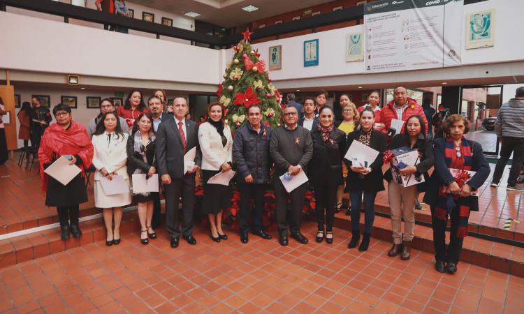 CONALEP reconoce la labor de su personal por sus años de servicio a la institución.