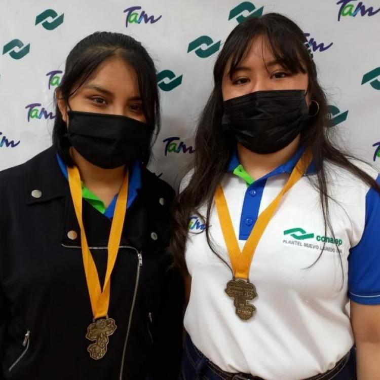 Natalie Edith Santes Cruz y Itzamara González Cruz